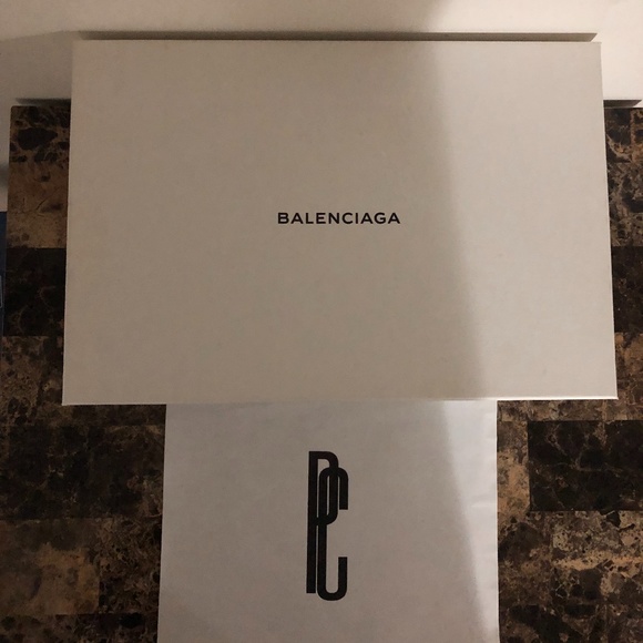 Balenciaga Shoe Box - Picture 1 of 5